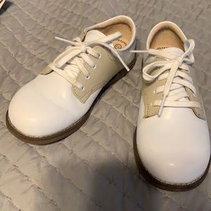 Footmates Cheer Oxfords, white, EUC, size 11.5 M/W